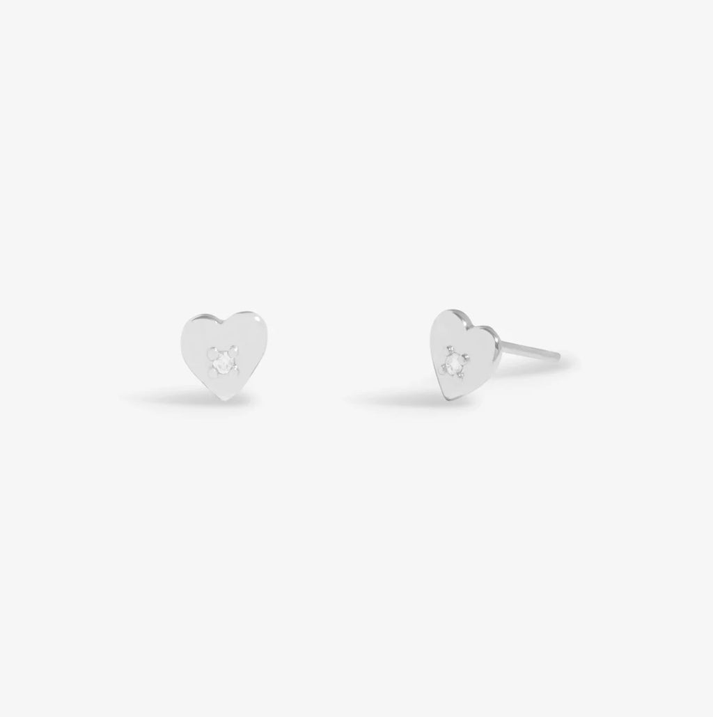 Boucles d’Oreilles Cœur en Argent — Détail qui fait la différence